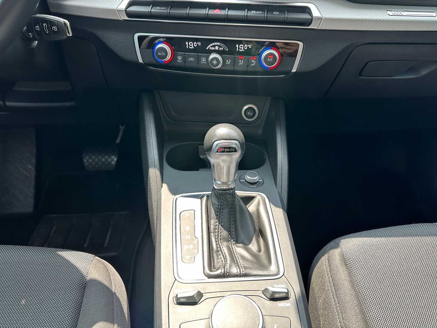 Audi Q2 30 TDI S tronic Business